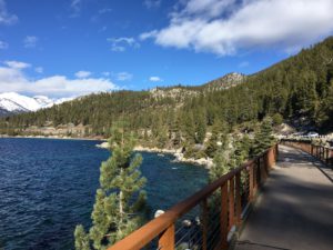 タホ湖東湖岸トレイルでウオーキング@ Tahoe East Shore Trail